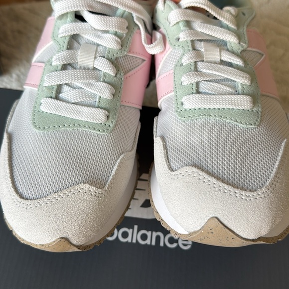 New Balance Women's 237 Retro Sneaker - Picture 9 of 16